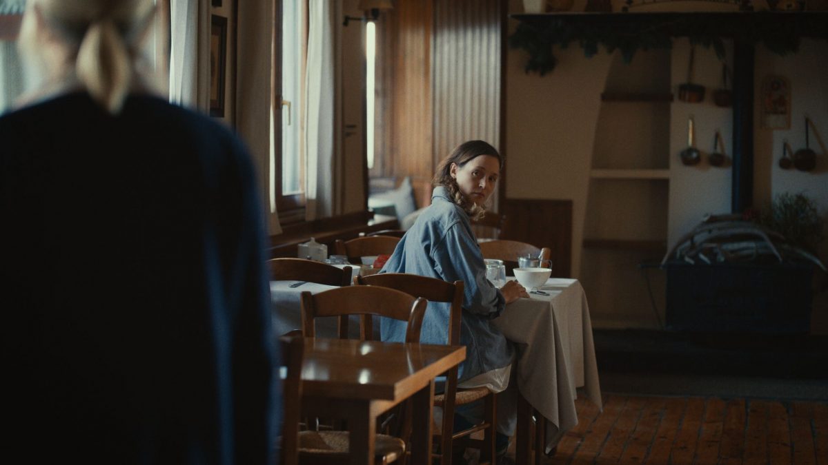 Abrázame fuerte (Mathieu Amalric). SEFF 2021 – Nuevas Olas Ficción