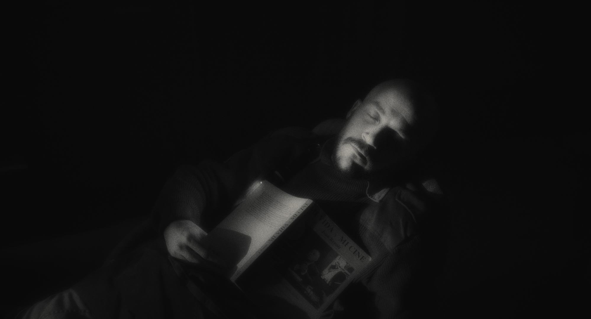 La noche está marchándose ya. Caimán Ediciones